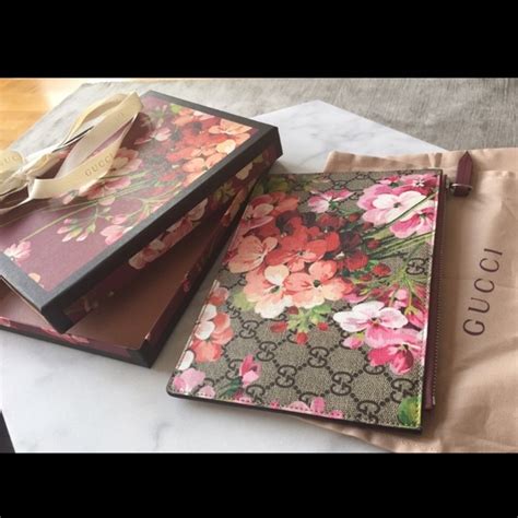 gucci blooms bag fake|Gucci Bloom clutch bag.